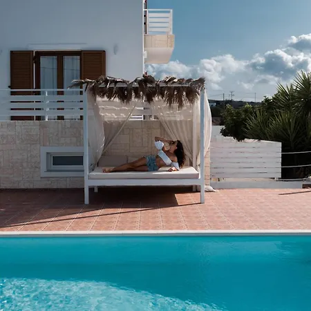 Eva Milos * Adamantas (Milos)