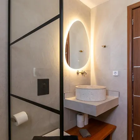 Eva By Milos Concierge Adámas