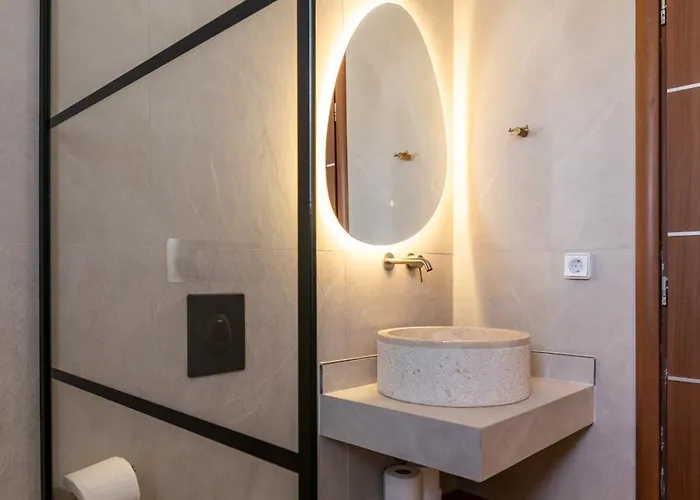 Eva By Milos Concierge Adamantas (Milos)